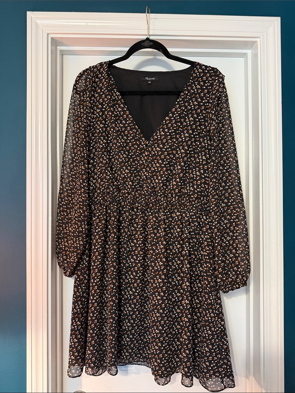 Madewell Black Floral Long Sleeve V-Neck Dress
